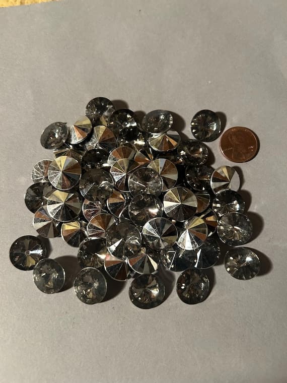 16mm Acrylic Rivoli Stones